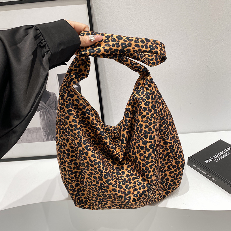 Cross-border women's single-shoulder bag 2024 New trend animal print underarm bag for women's commuting crossbody bag full figure
