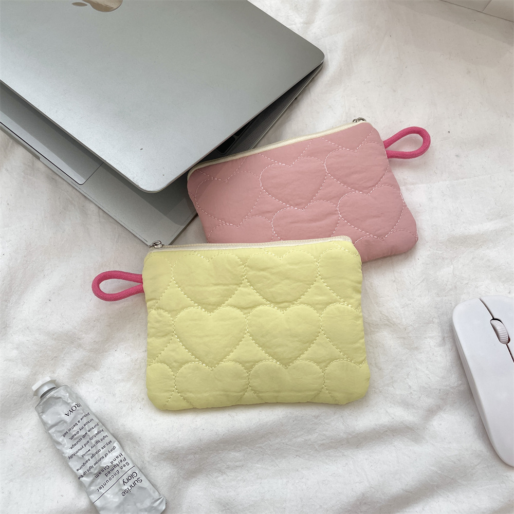 410122 Quilted heart-shaped coin purse, candy-colored storage bag, mini portable menstrual hygiene bag, makeup bag Specification drawing