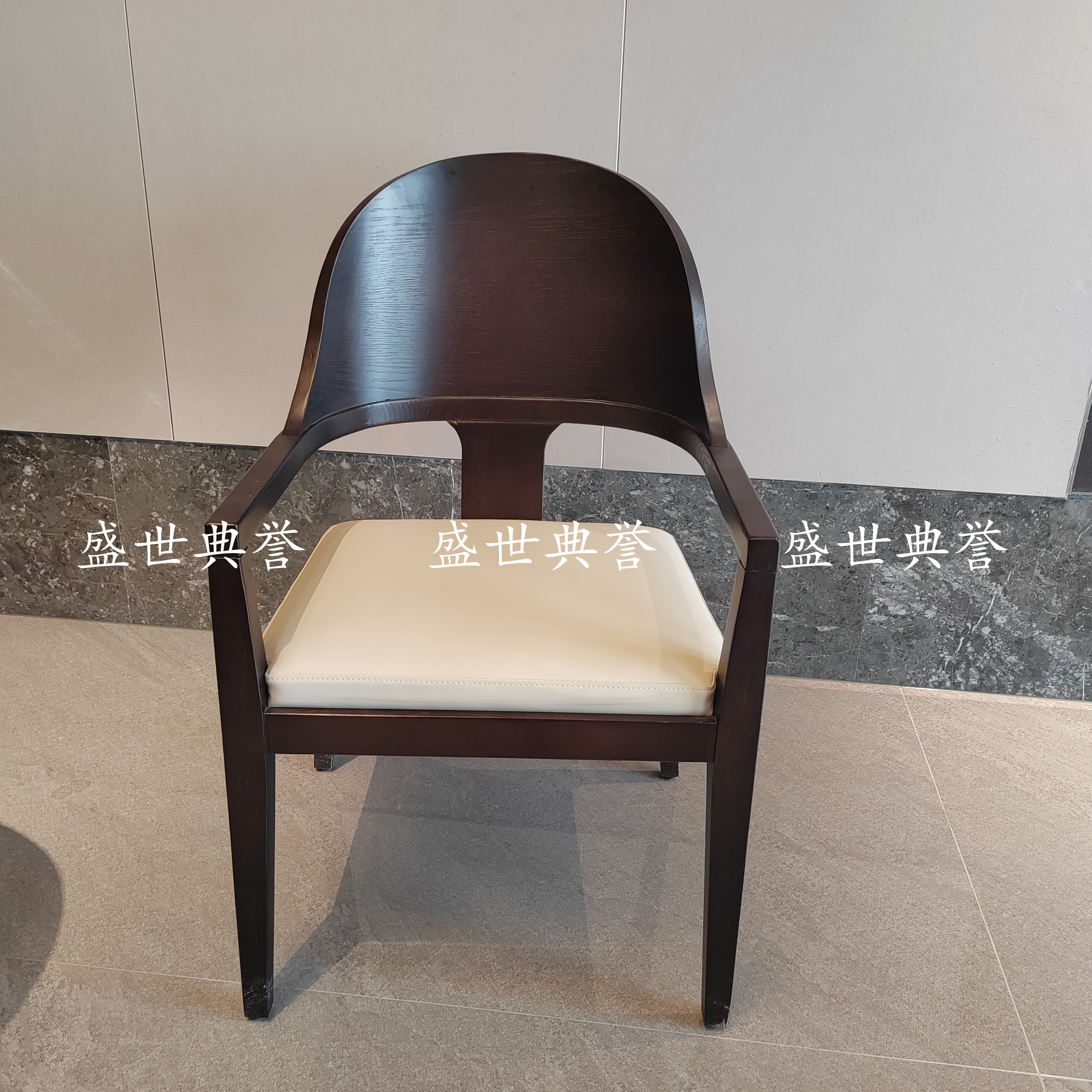 Nanjing high-end club solid wood dining tables and chairs, hotel luxury private rooms, light luxury dining chairs, restaurant business reception solid wood chairs