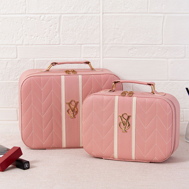 Portable makeup bag with exquisite and high-end feel, multi-functional makeup box with mirror, large-capacity storage bag, travel hand-carry Application Scenario