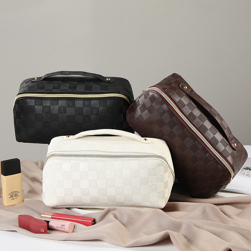 Cross-border hot pu leather makeup bag, multi-functional checkerboard pillow bag, large-capacity waterproof travel portable toiletry bag Specification drawing