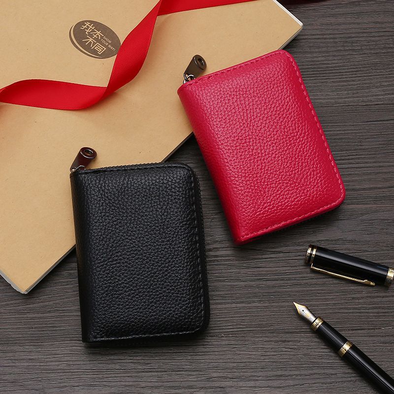 This is a compact and anti-theft card case for women, featuring multiple card slots and a large capacity. It is a driver's license holder with multiple card slots and a one-piece card bag for men Application Scenario
