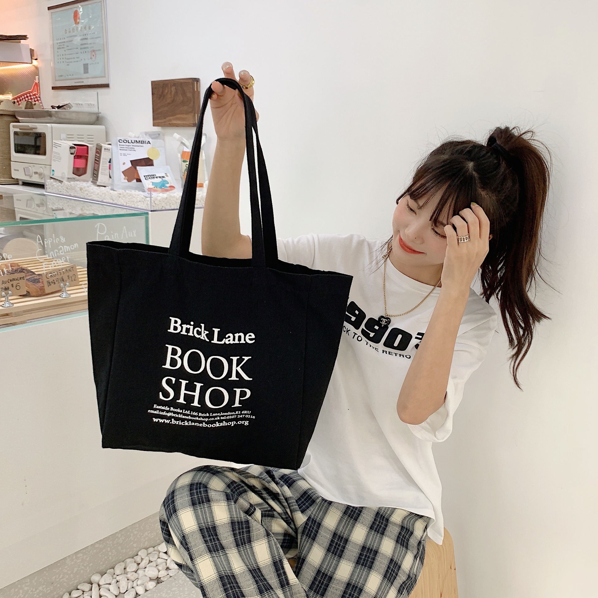 25173 Japanese-style printed single-shoulder bag, simple girl student handbag, large capacity canvas bag, tote bag for girls Application Scenario