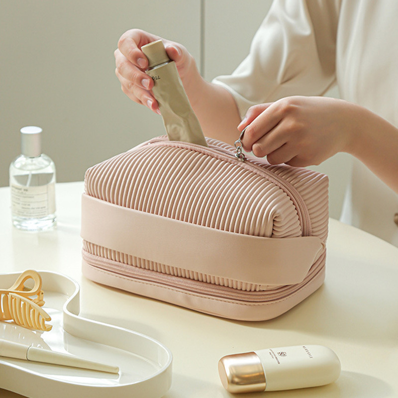 Makeup storage bag, cream toast makeup bag, large-capacity portable lipstick storage bag for women, travel toiletries bag full figure