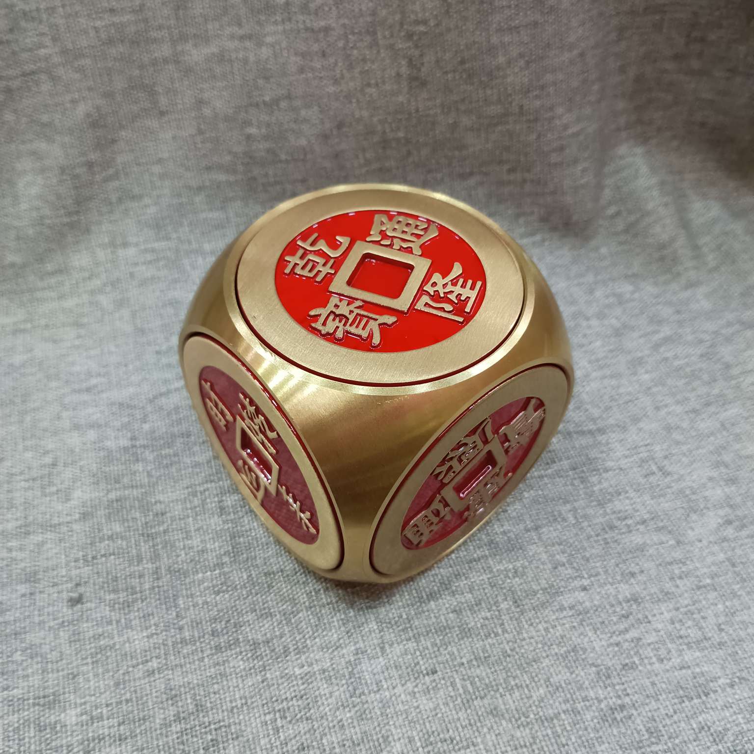 The Zhonggong Craft hand-held piece is a cube with five emperors and six sides rotating, and the mountain ghost and the god of Wealth rotate details Picture