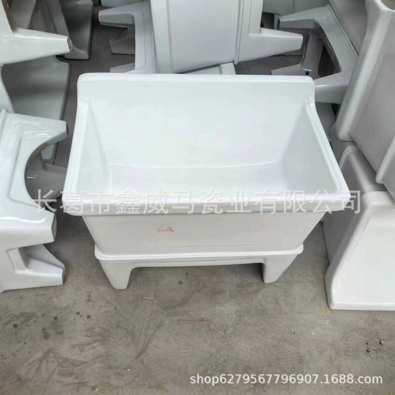 Mop sink, mop sink, large ceramic mop sink, floor mop basin, washing basin Application Scenario