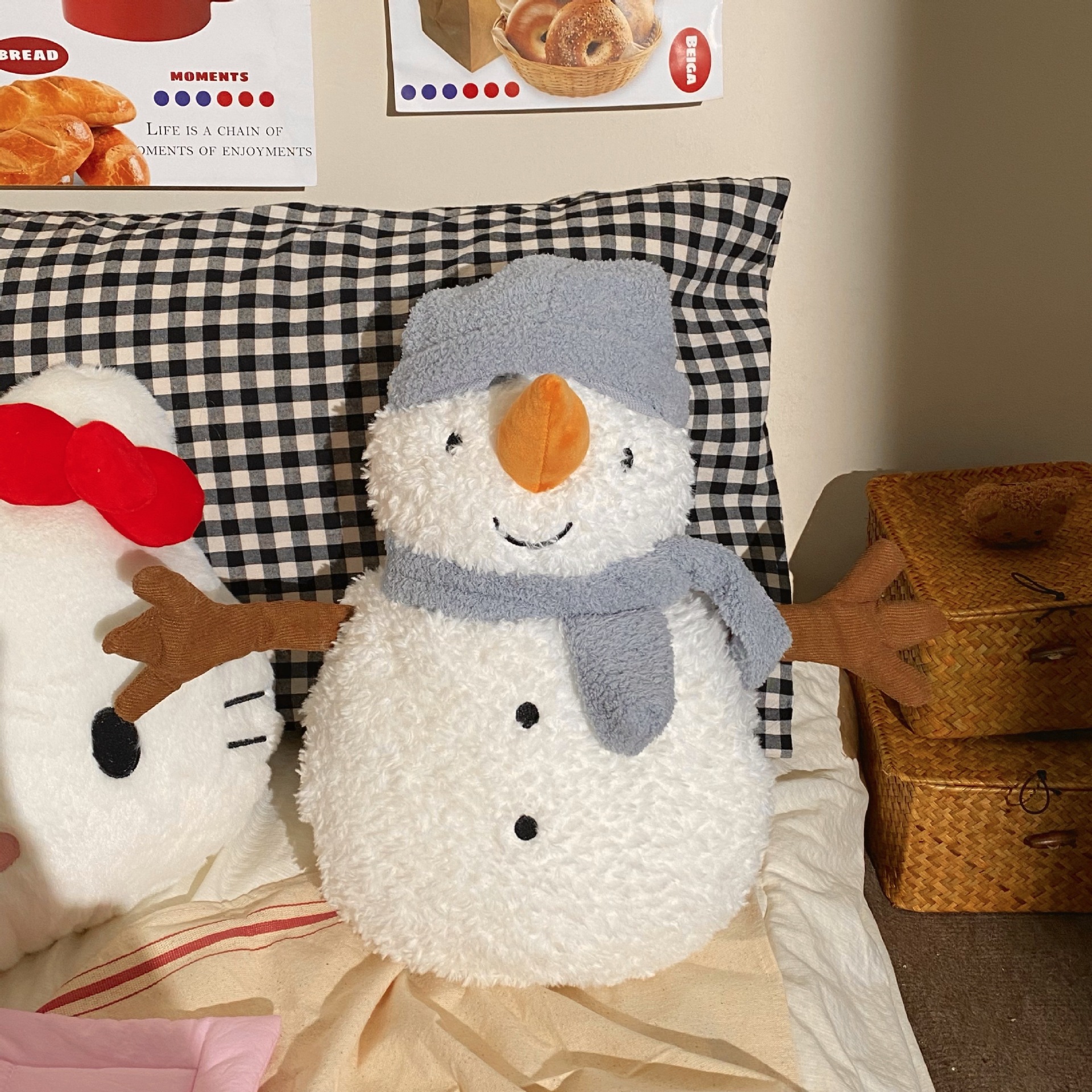 Blue Hat Snowman Hot Water Bag, new portable and cute student no-water-filling explosion-proof electric hot water bag, warm water bag, hand warmer Item Picture