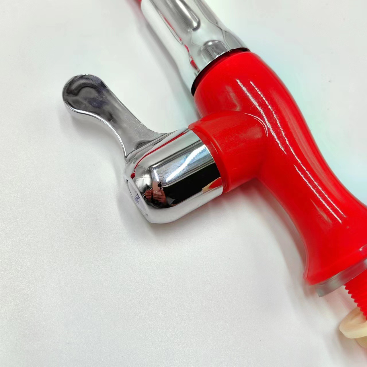New color faucet tube, 360-degree universal tube, sink, single-cooling, vertical faucet, universal hose Item Picture