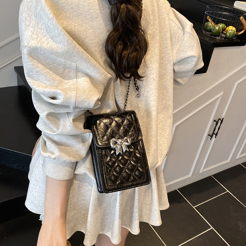 A new 2025 mini phone bag with a unique design and quality, featuring a casual Korean-style, fashionable and versatile diamond-shaped single-shoulder crossbody Specification drawing