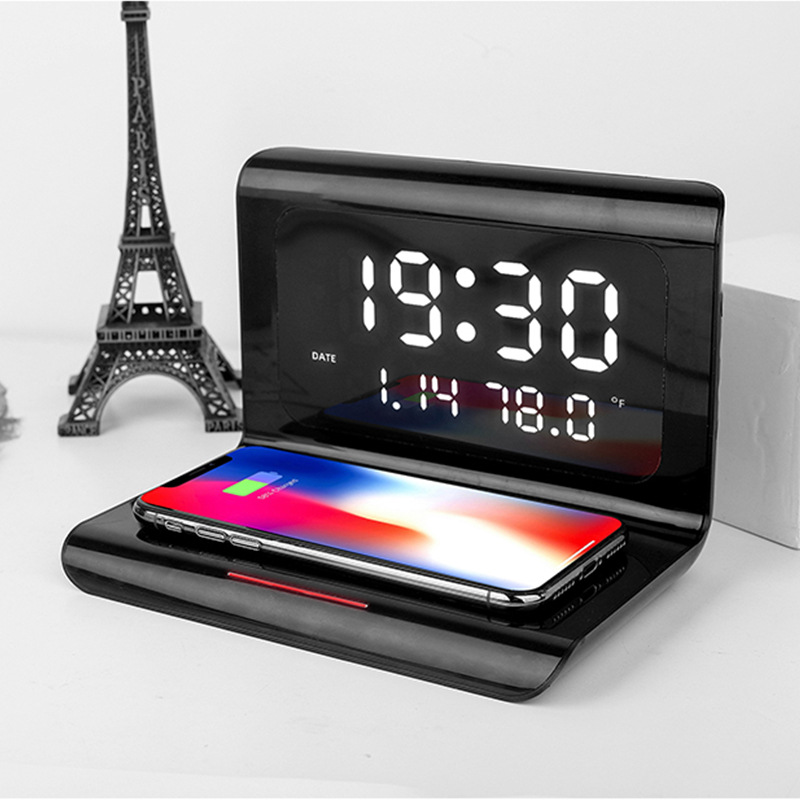 Desktop alarm clock, wireless charger, multi-functional charger, clock function, three-in-one clock, wireless charging, cross-border Application Scenario