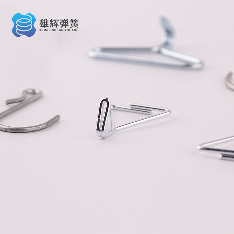 The factory supplies spring hooks, galvanized stainless steel hooks, metal hooks, iron hooks and fabric belt hooks in stock Application Scenario