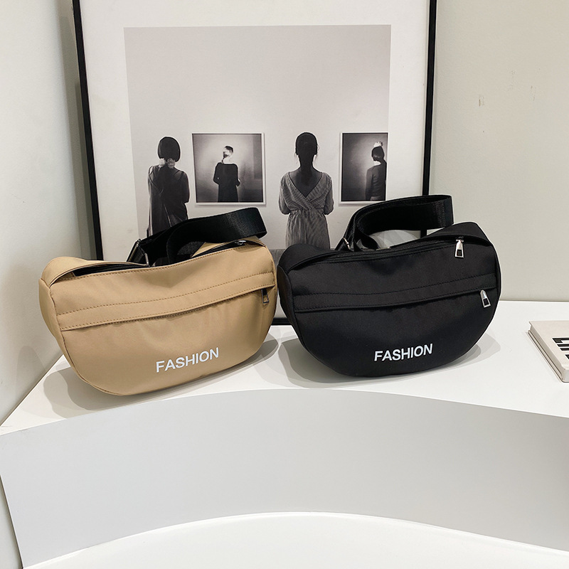 Factory direct sales of casual and sporty single-shoulder bags, 2024 new trendy small bags, large-capacity crossbody bags for women wholesale details Picture