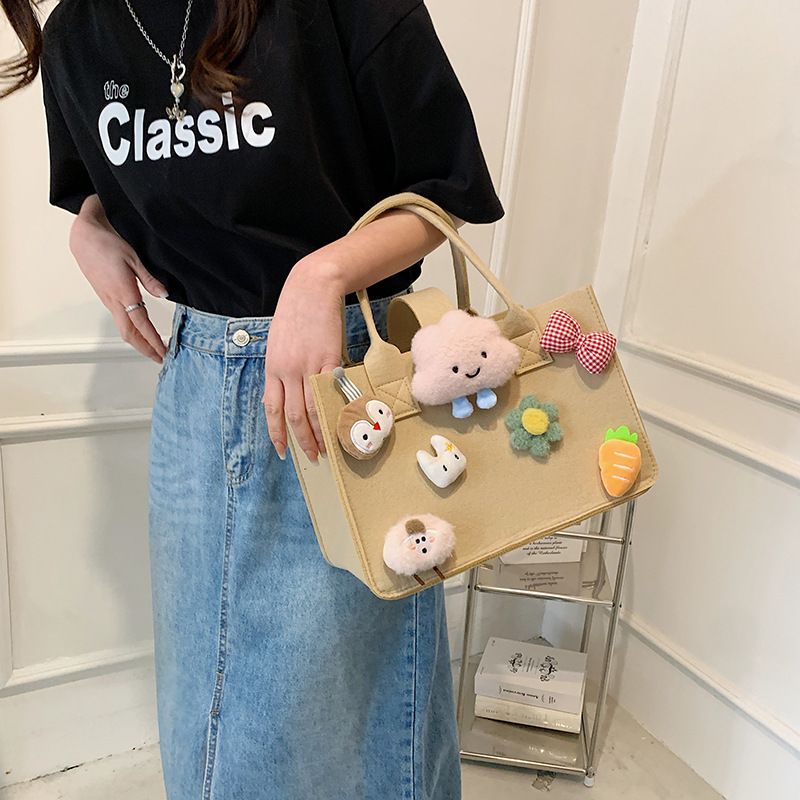 Xiaohongshu's full moon felt souvenir gift bag, children's festival cartoon gift bag, baby souvenir shopping bag details Picture