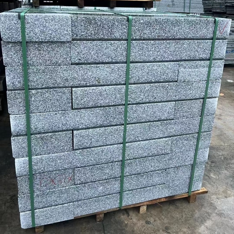 Granite sesame white curb stones, side stones, edge stones, flower beds, vegetable plots, tree pits, side slabs, flamed slabs, and curb stones details Picture