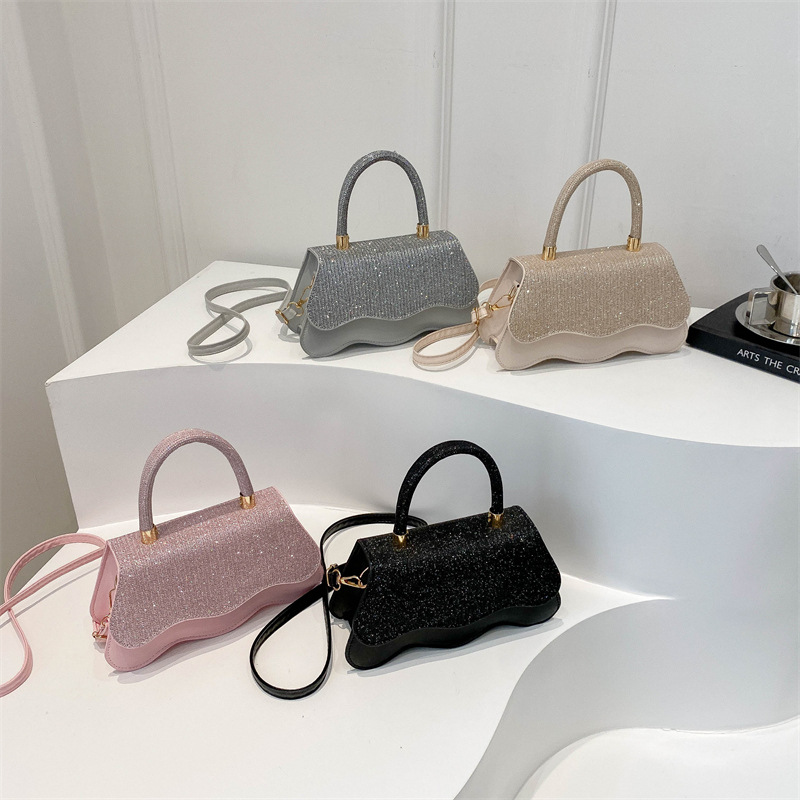 New cross-border French niche small bag team banquet bag, shiny wavy handbag, single-shoulder crossbody dinner bag Application Scenario