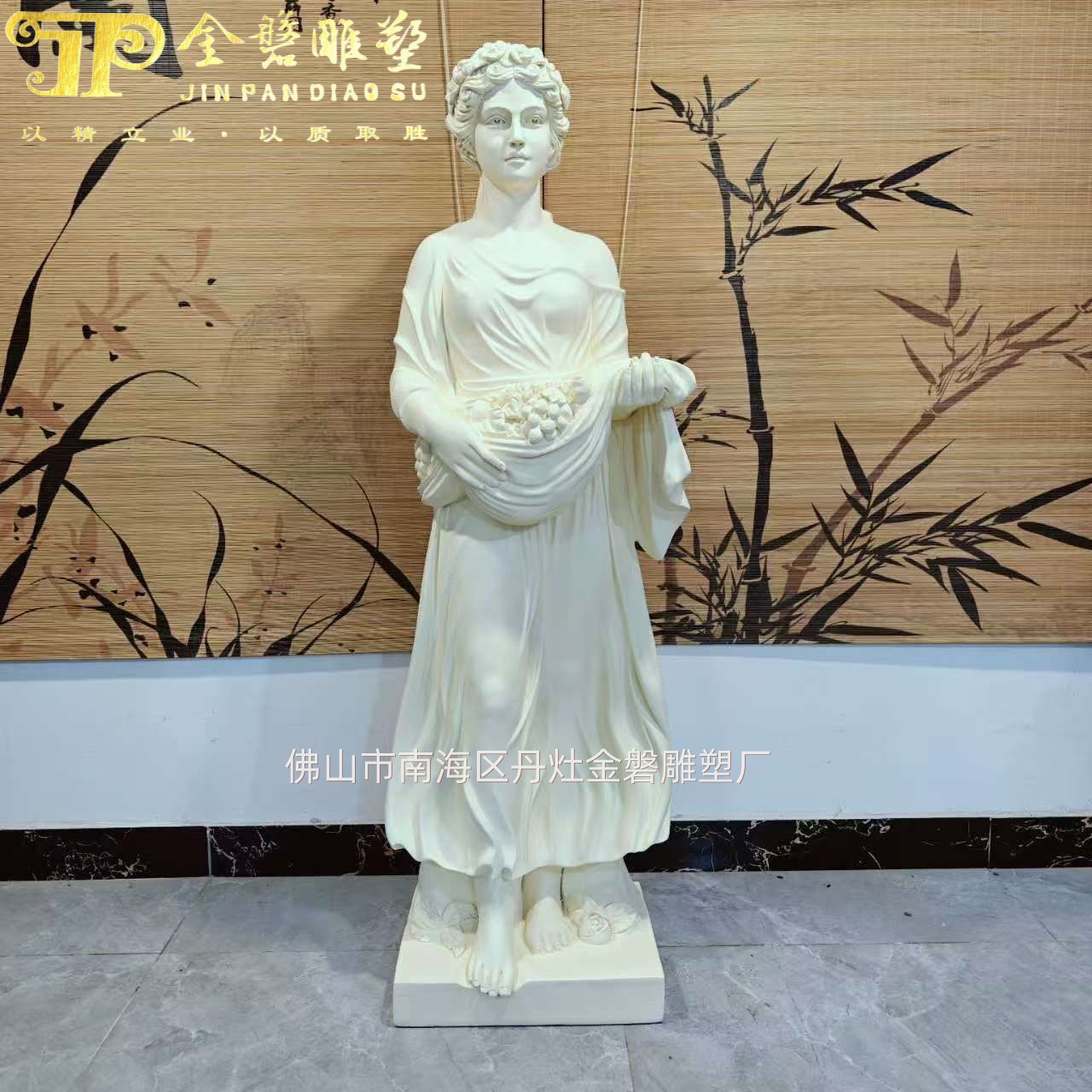 European-style Western goddess sculpture ornaments, square courtyard, hotel, villa landscape, beautiful angel statue ornaments, landscape details Picture