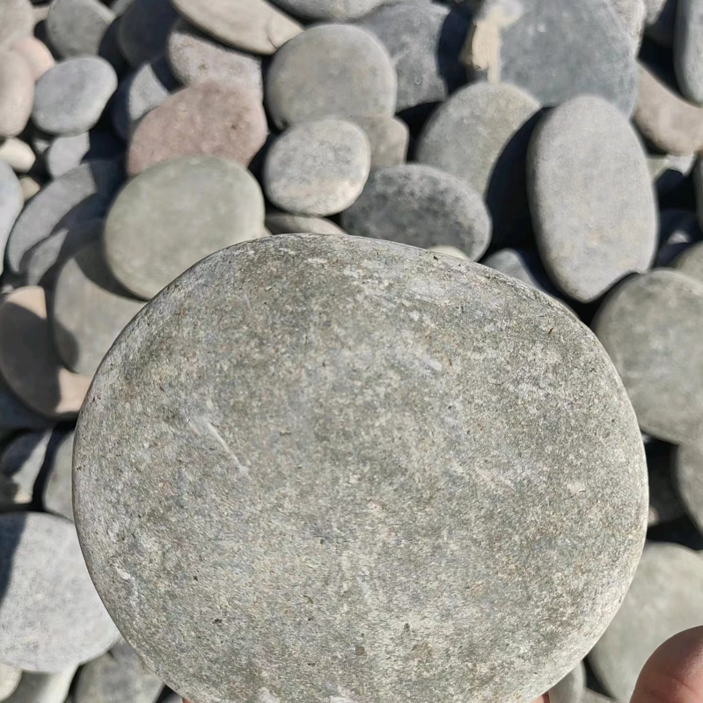 diy hand-painted stones, creative stone paintings, hand-painted pebbles, stones for drawing, children's original stones for painting Application Scenario