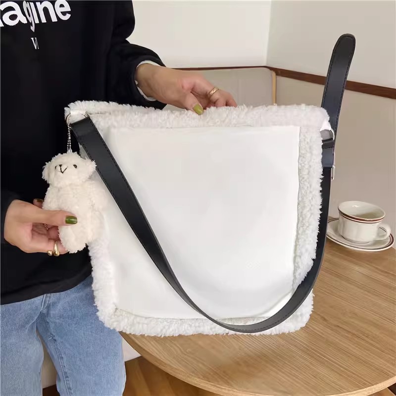 01233 Retro solid color lambskin bag, women's patchwork design sense, underarm commuting bag for work, single-shoulder crossbody bag Item Picture
