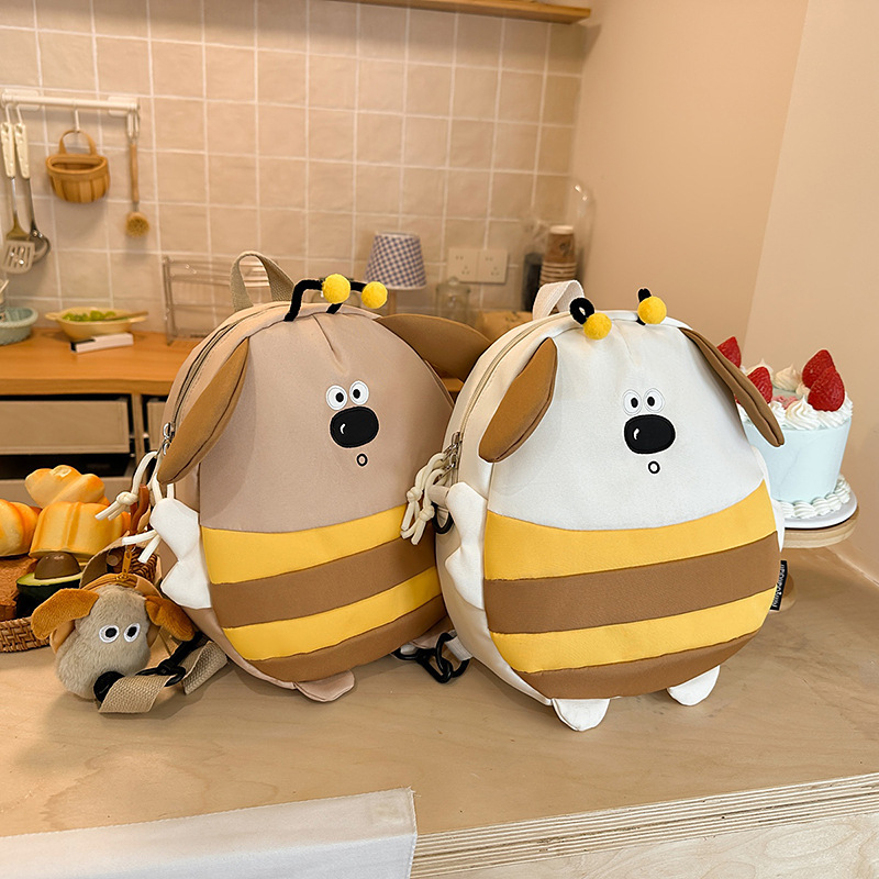Large-capacity cartoon backpack for casual outings 2025 New style travel small backpack, personalized and lightweight kindergarten schoolbag full figure