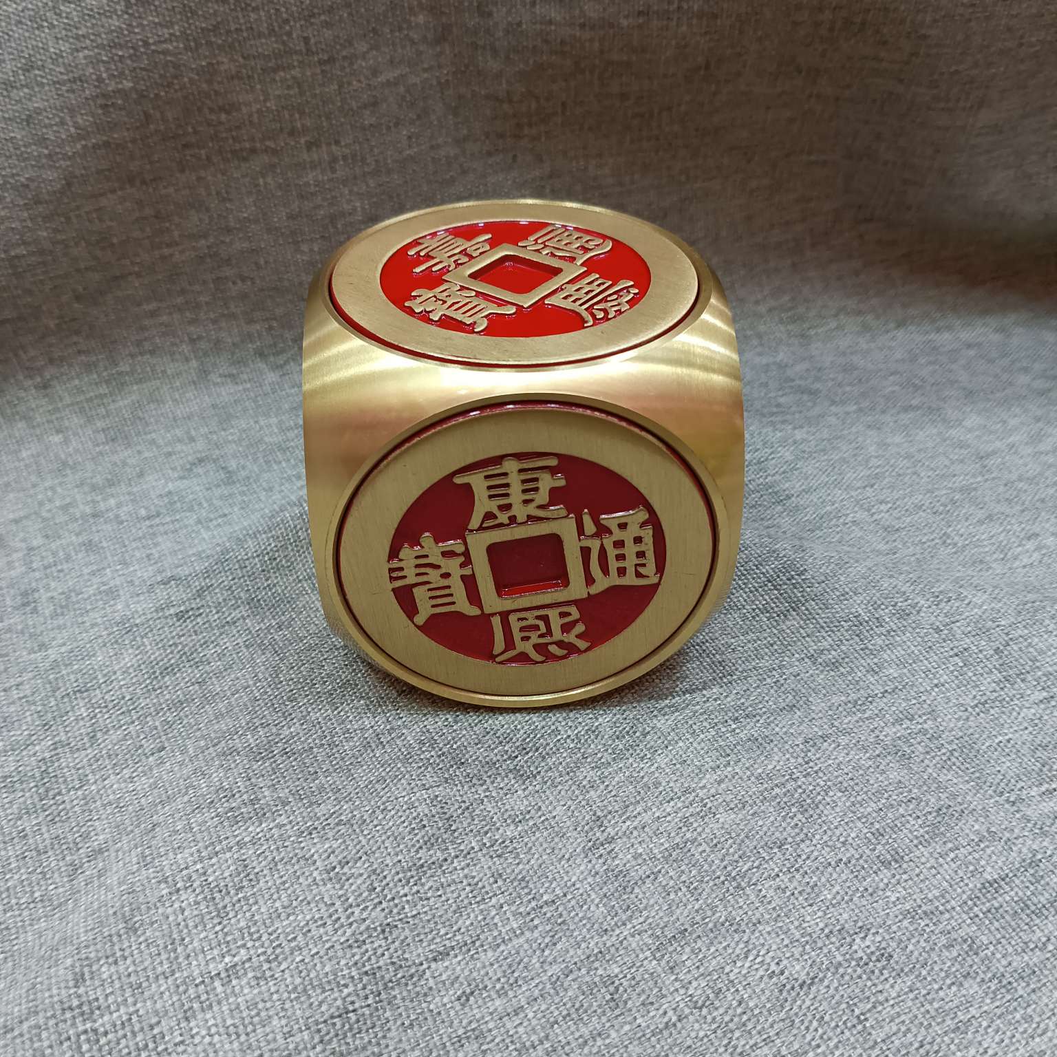 The Zhonggong Craft hand-held piece is a cube with five emperors and six sides rotating, and the mountain ghost and the god of Wealth rotate detail image 3