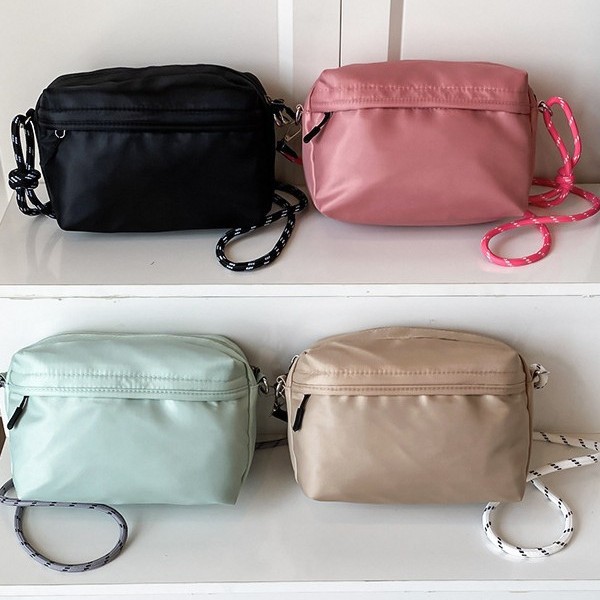 New Japanese waterproof Oxford fabric black small square bag, light and casual crossbody bag, men's and women's mobile phone crossbody bag full figure