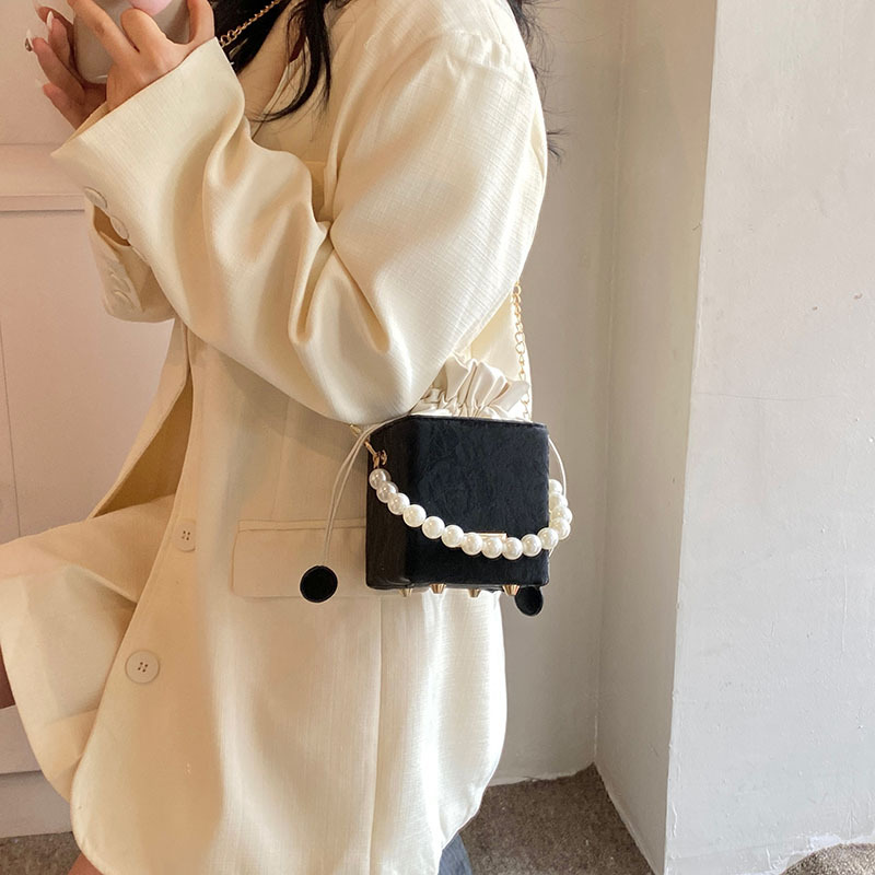 Pearl chain drawstring bag for women, new Spring/Summer 2024 square bucket bag, retro Chinese style single-shoulder crossbody bag Specification drawing