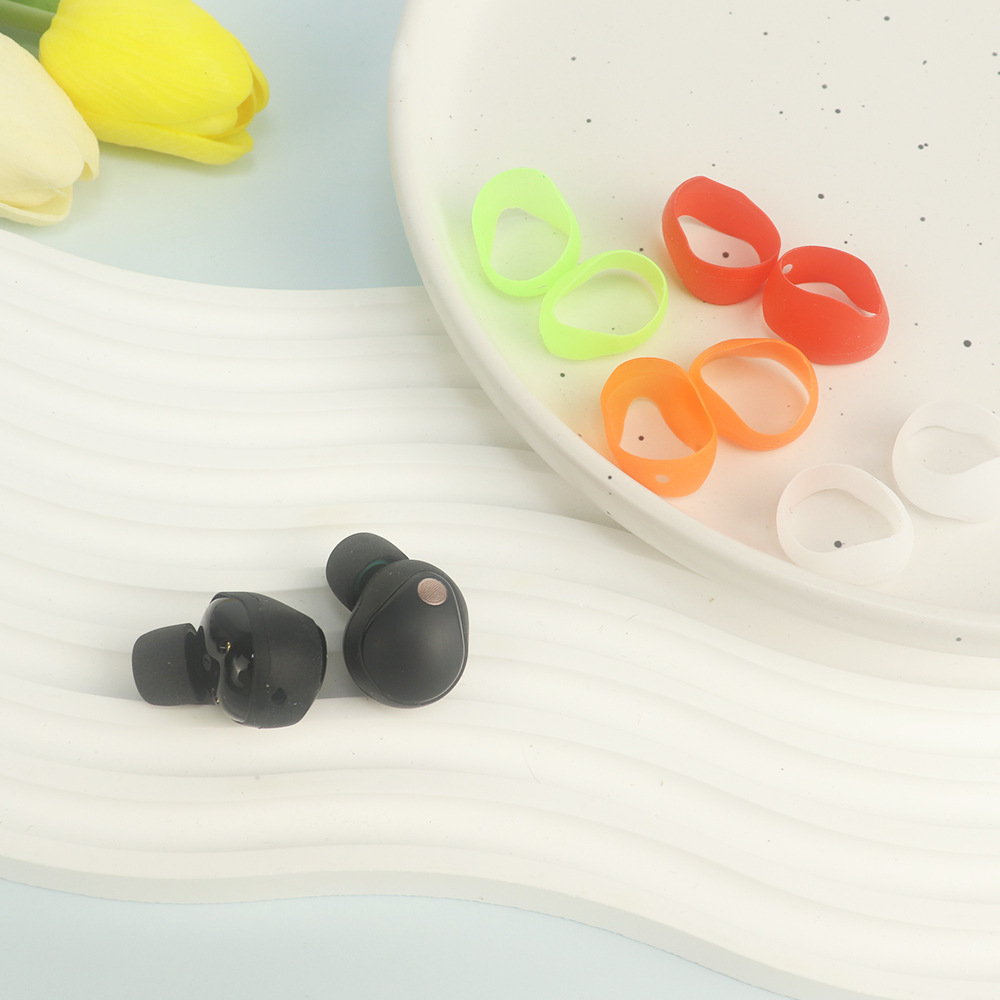 Ultra-thin dust-proof and storage ear tips made of silicone for Sony WF-1000XM5 Bluetooth headphones Application Scenario