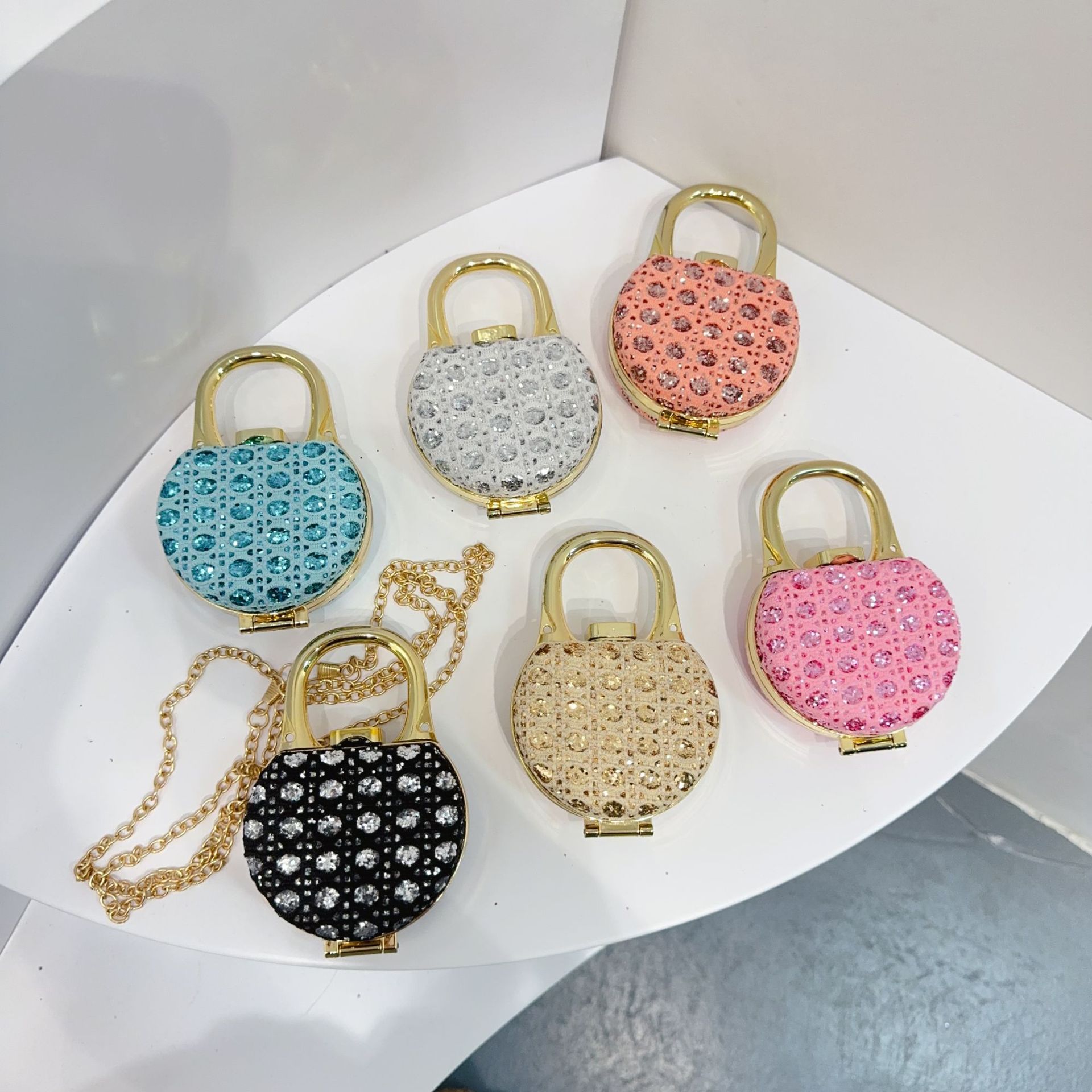 Cross-border bestsellers mini bags, new fashionable full-diamond ladies' single-shoulder bags, popular chain crossbody red envelopes Specification drawing