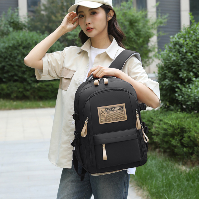 Summer simple travel backpack with large capacity casual handbag 2025, large capacity backpack for junior and senior high school students Application Scenario