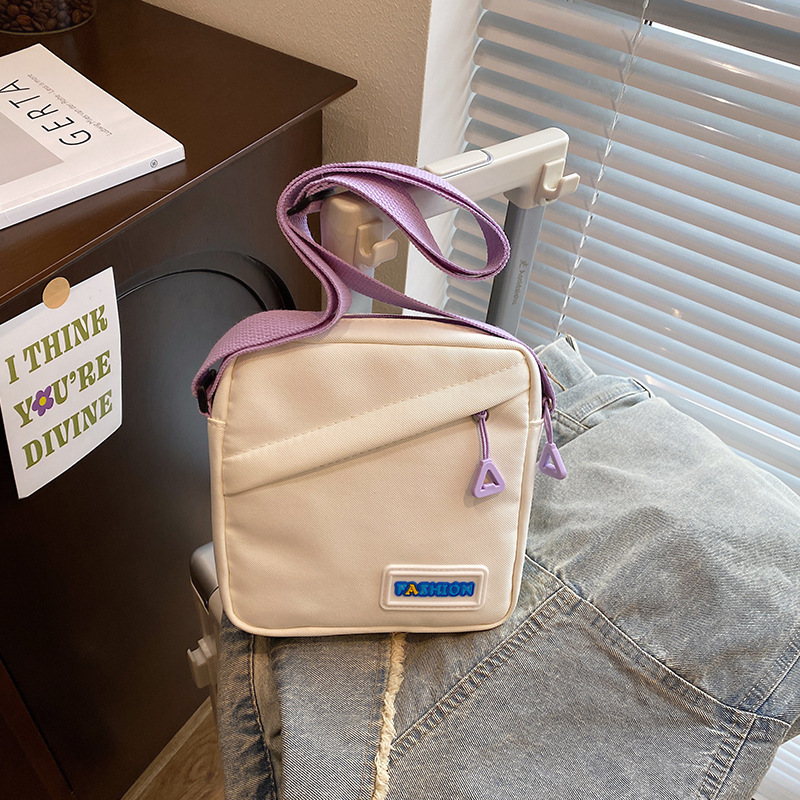 Student versatile single-shoulder bag for spring 2024, a simple and casual Korean-style small square bag for girls' outings, a crossbody bag for girls details Picture