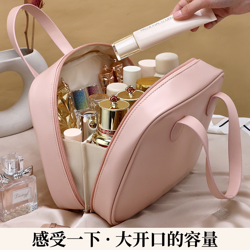 The half-moon hand-held makeup bag has a large capacity, is fashionable and has a high appearance level. It features zoned storage and a high-end feel. It is a large washbasin storage bag Application Scenario