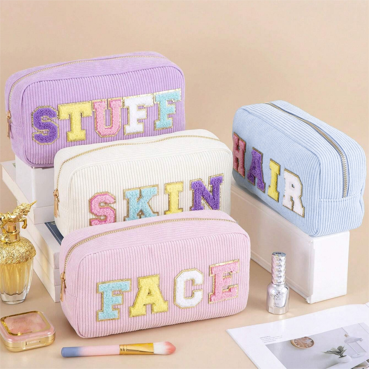 Amazon cross-border embroidery storage bag, corduroy letter makeup bag, portable toiletry bag, large capacity makeup bag Specification drawing