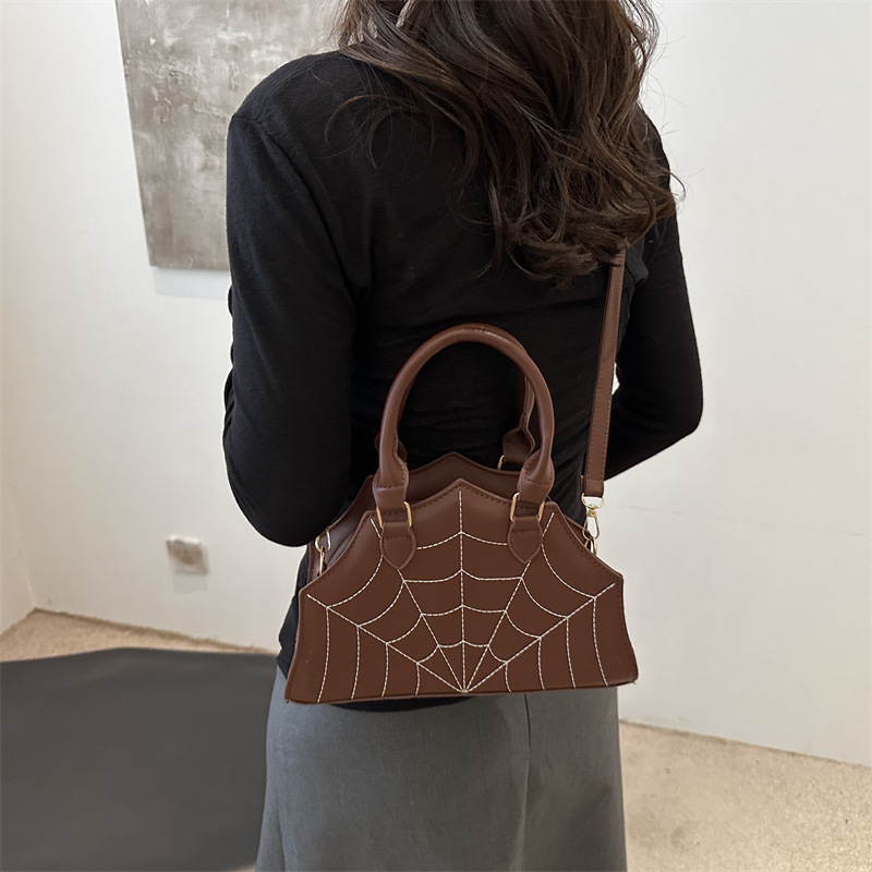 A new 2024 stylish spider and funny crossbody bag with a simple and elegant ins embroidery thread Specification drawing