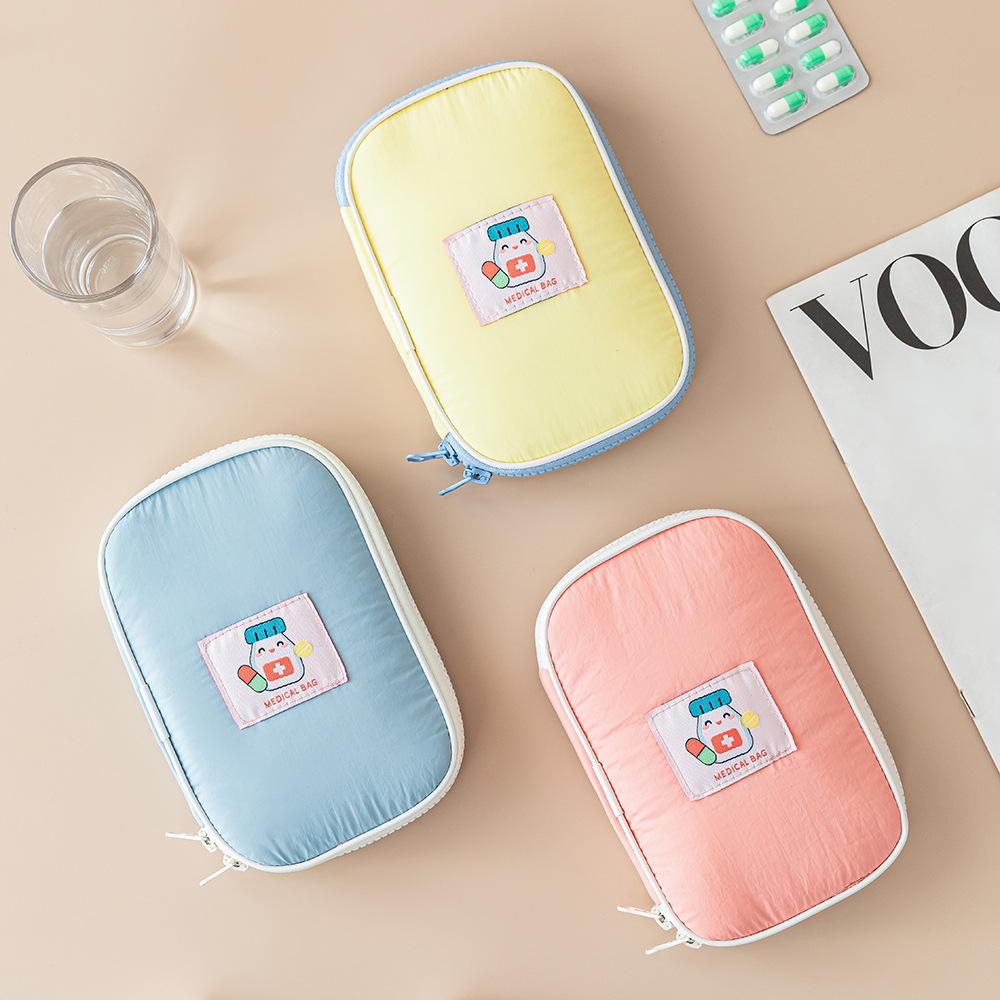 New waterproof medicine bag with a cloud-like feel, nylon medical bag, portable first aid kit, and emergency storage bag for pills and medicines Specification drawing
