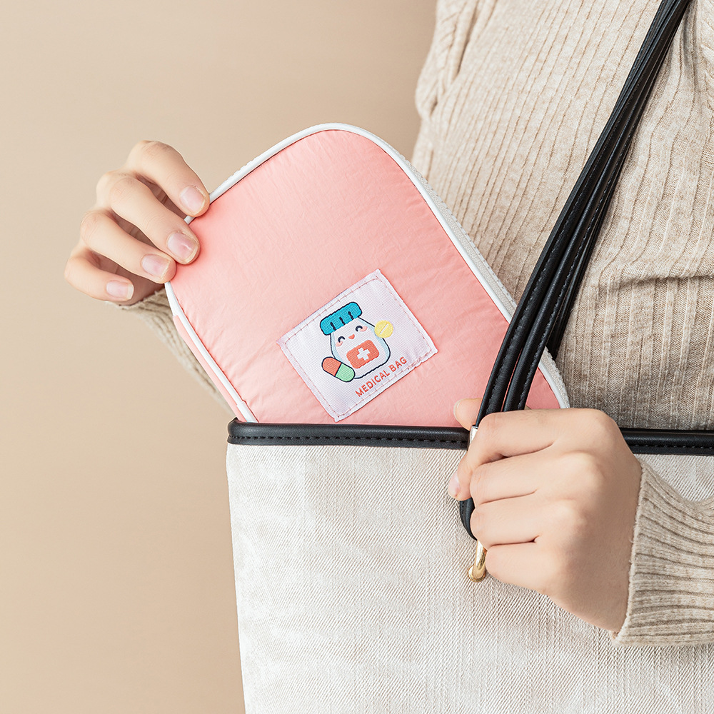 New waterproof medicine bag with a cloud-like feel, nylon medical bag, portable first aid kit, and emergency storage bag for pills and medicines Application Scenario