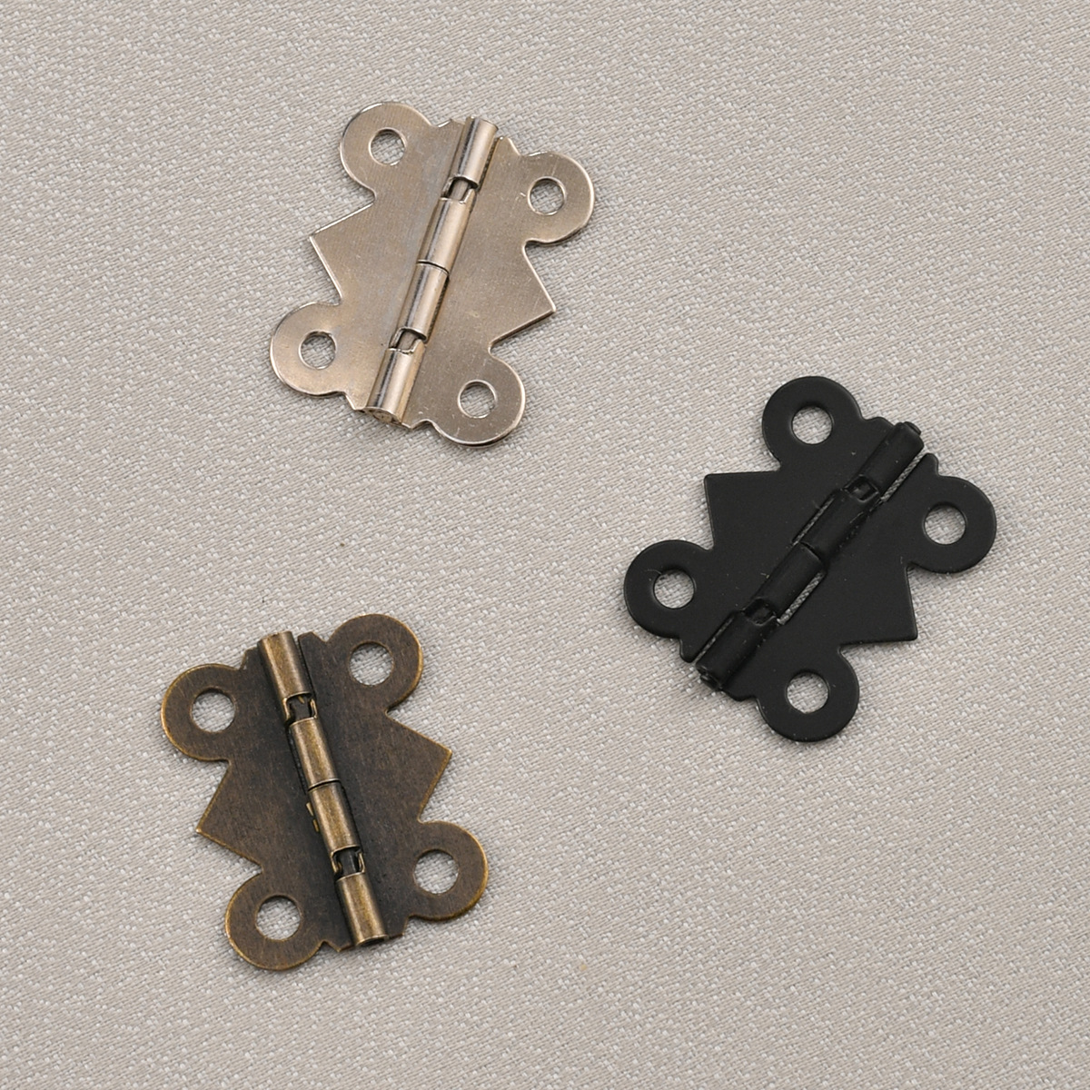 Antique-style butterfly small hinge cabinet hardware accessories, lace hinges, hinge wooden box, 90-degree and 180-degree hinges Application Scenario