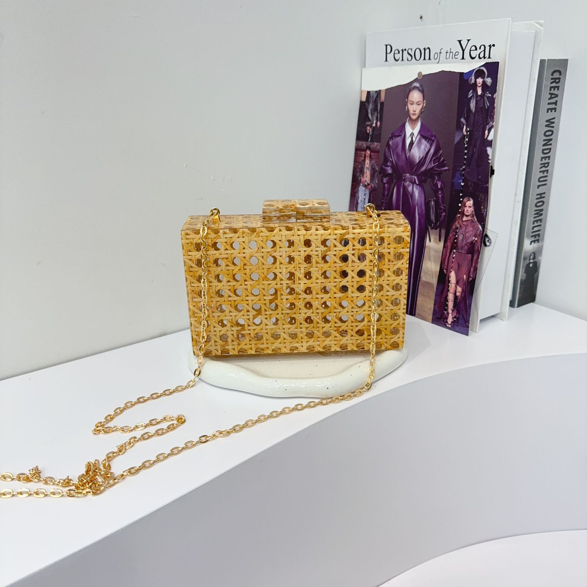 2025 New cross-border retro evening clutch bag, European and American rattan woven acrylic bag, single-shoulder bag, chain crossbody women's bag full figure