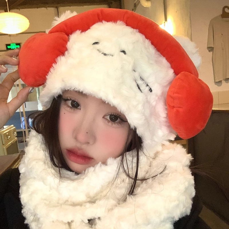 Biuiu~ Ear-protecting scarf, hat and gloves in one piece, winter plush warm and versatile, cute cat hood, scarf for women Application Scenario
