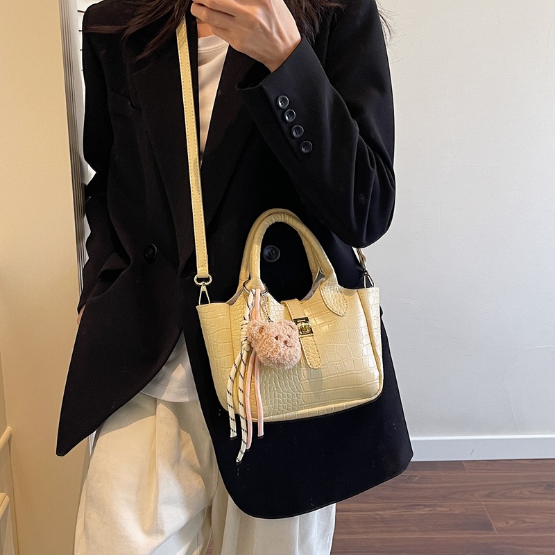 Korean-style fashionable, versatile and simple hand-held bucket bag 2025 new style, exquisite and high-end crocodile pattern single-shoulder crossbody bag Specification drawing
