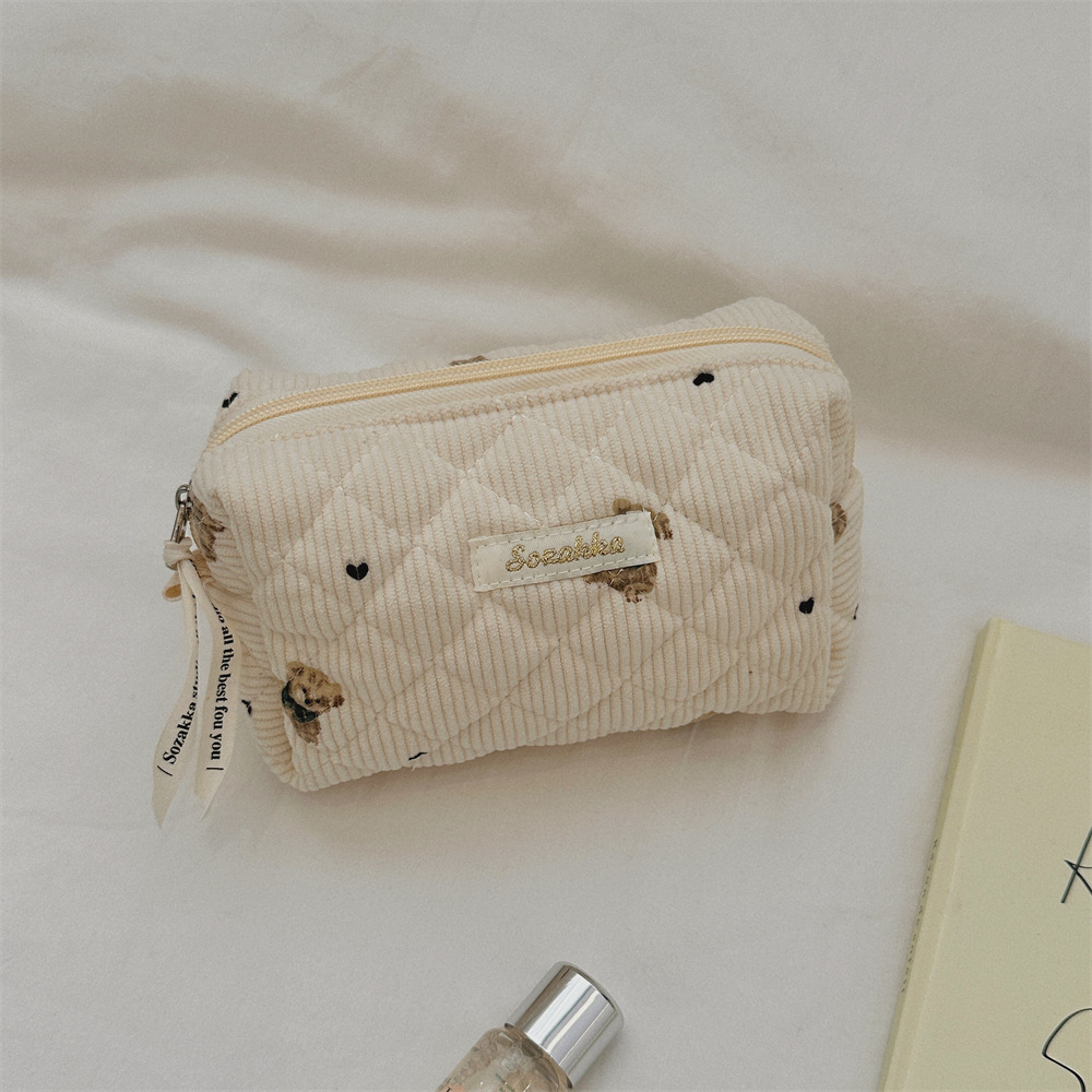 41012 Retro Bear Storage Three-piece Set, Soft large-capacity pen case, portable travel makeup bag storage bag Application Scenario