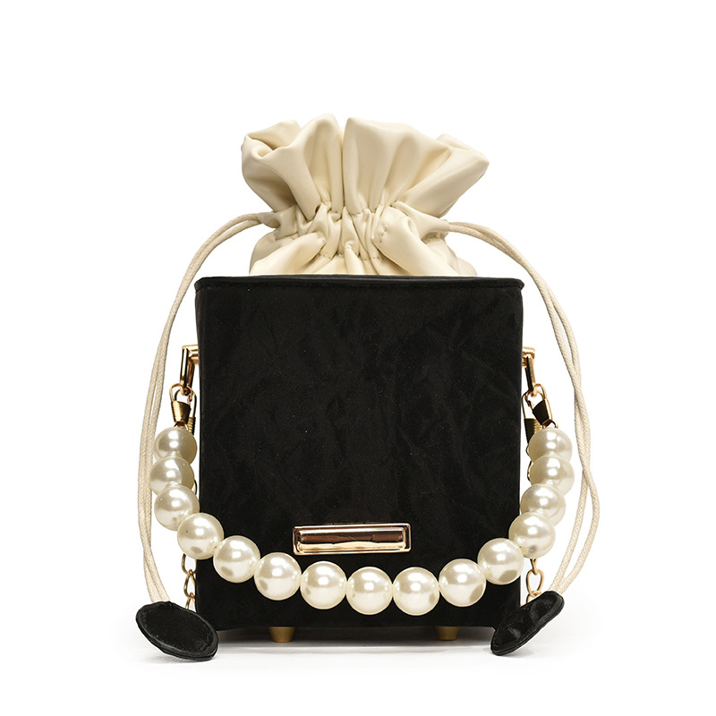 Pearl chain drawstring bag for women, new Spring/Summer 2024 square bucket bag, retro Chinese style single-shoulder crossbody bag Item Picture