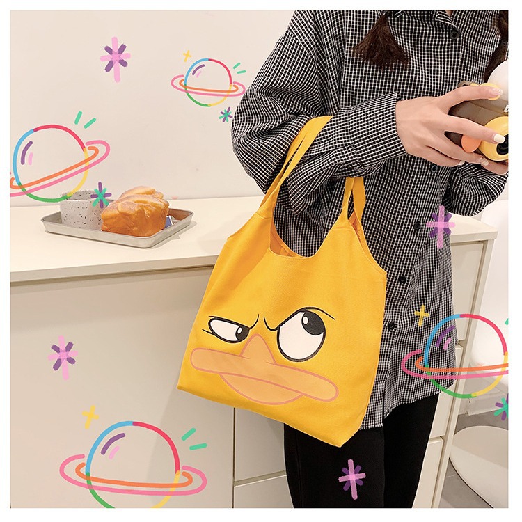 Wholesale canvas bags for girls, 2024 new style Japanese cartoon, cute and funny, large-billed duck single-shoulder bag, student handbag Application Scenario