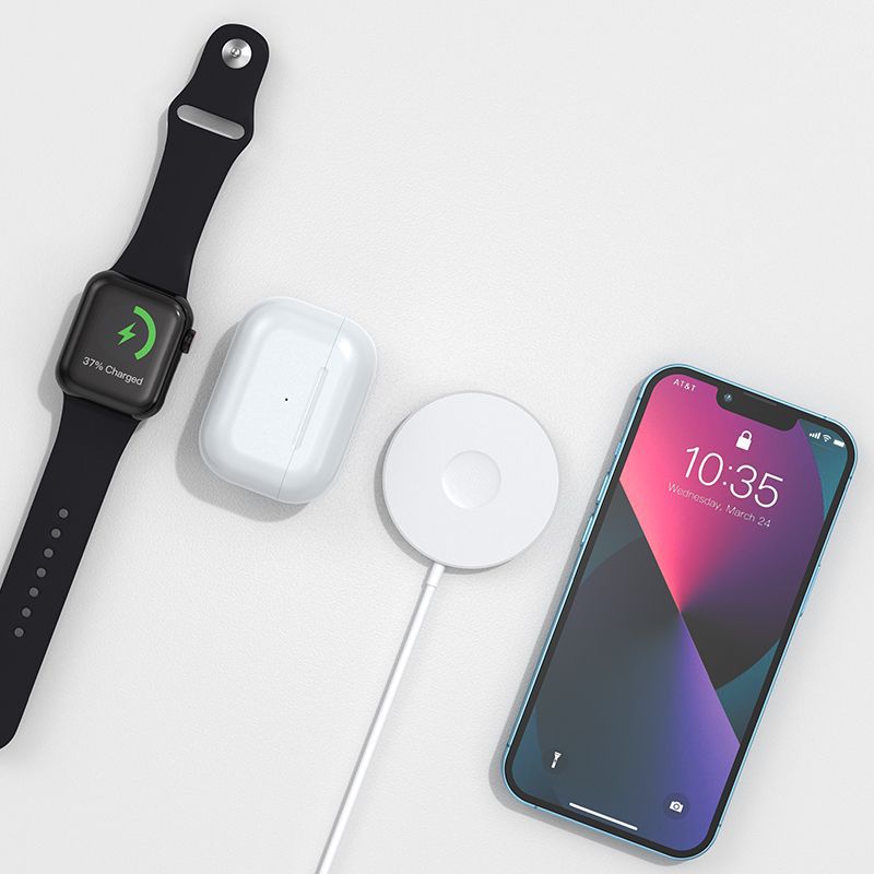 The C21 wireless charger factory is suitable for the magnetic three-in-one wireless charger of Apple phones, watches and headphones Application Scenario