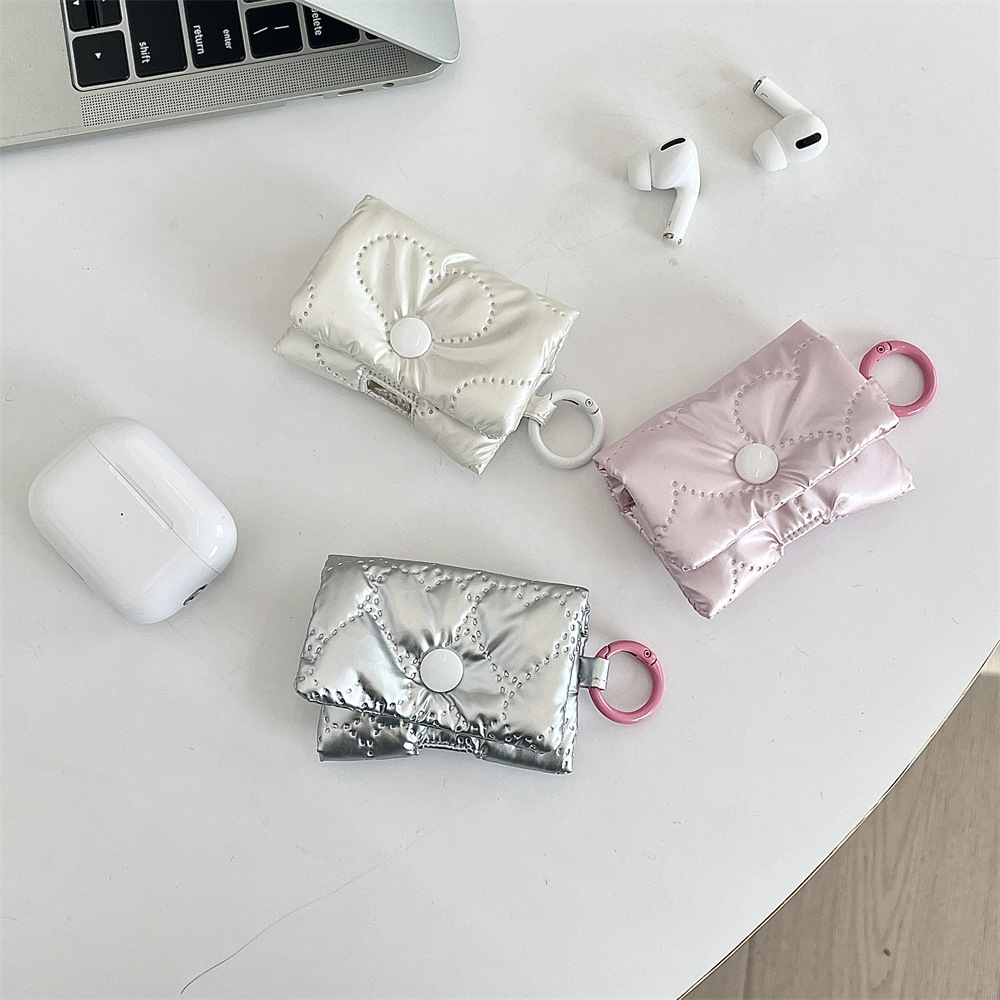 The 412143 Korean-style ins bow bag is suitable for storing Apple earphone cases and airpods cases Application Scenario