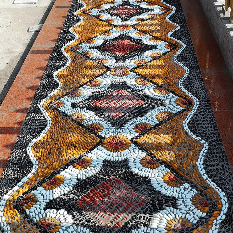 50 jin of pebbles for paving roads and floors, courtyard and garden landscaping, natural large and small stones, rain flower stones, raw stones, soft and warm stones Application Scenario