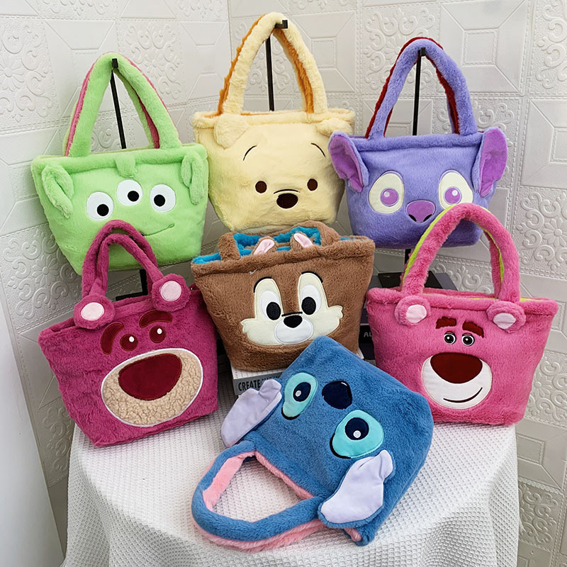 Cute plush bag for women 2022 New large-capacity cartoon handbag, Korean version strawberry bear plush tote bag full figure