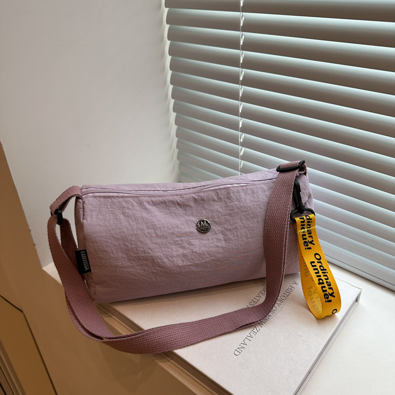New summer 2025 underarm bag, urban simplicity, single-shoulder bag, large-capacity Korean-style lightweight crossbody handbag full figure