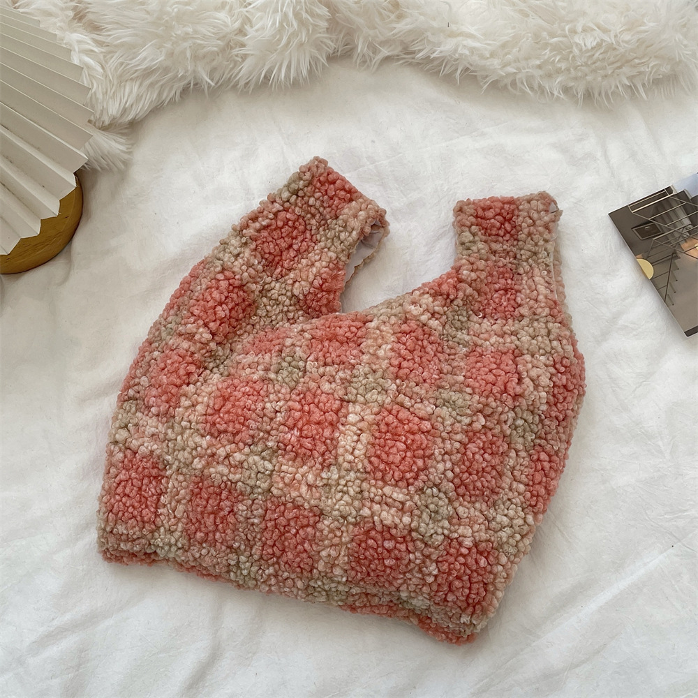 911106 Winter woolen checkered single-shoulder bag, trendy school style, versatile underarm bag, large capacity handbag details Picture
