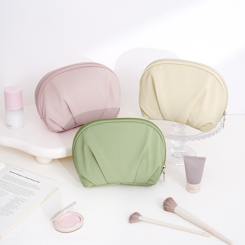Runhui's new cloud-shaped semi-circular makeup bag, waterproof makeup storage bag, knitted fabric composite makeup bag, one-piece consignment full figure
