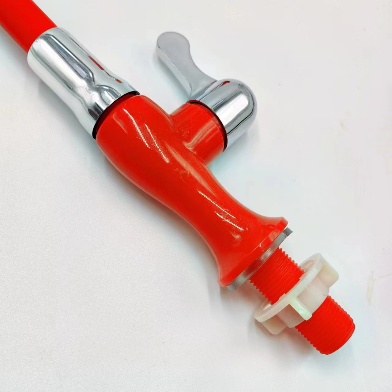New color faucet tube, 360-degree universal tube, sink, single-cooling, vertical faucet, universal hose Application Scenario